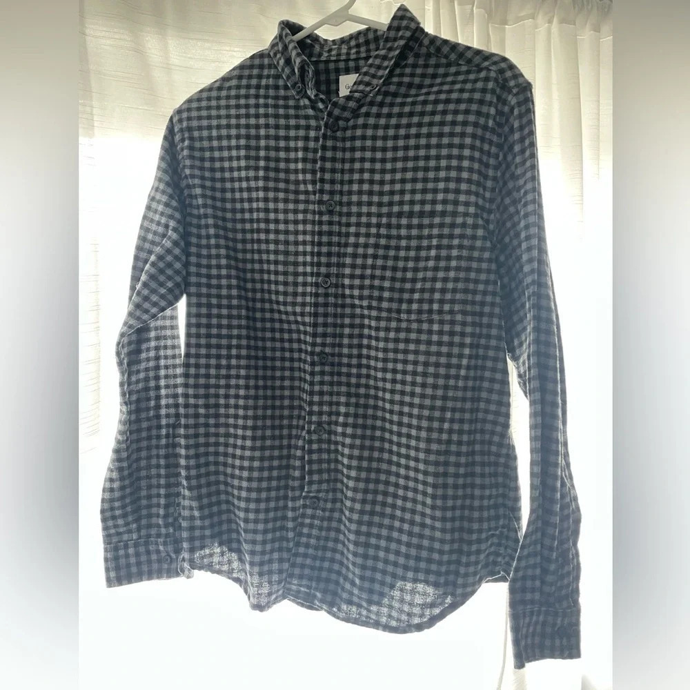 Men’s medium Goodfellow & Co. long sleeve button down shirt‎